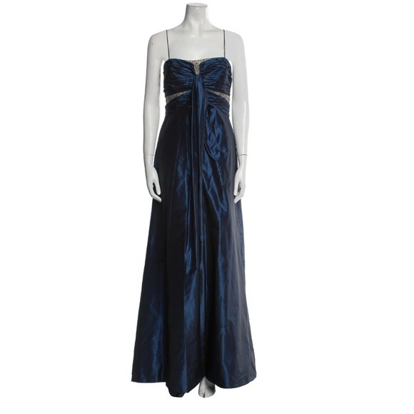 Stunning Badgley Mishka gown. - Picture 1 of 7